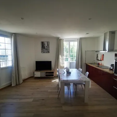 Au Bord De La Vienne *