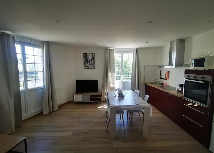 Au Bord De La Vienne *